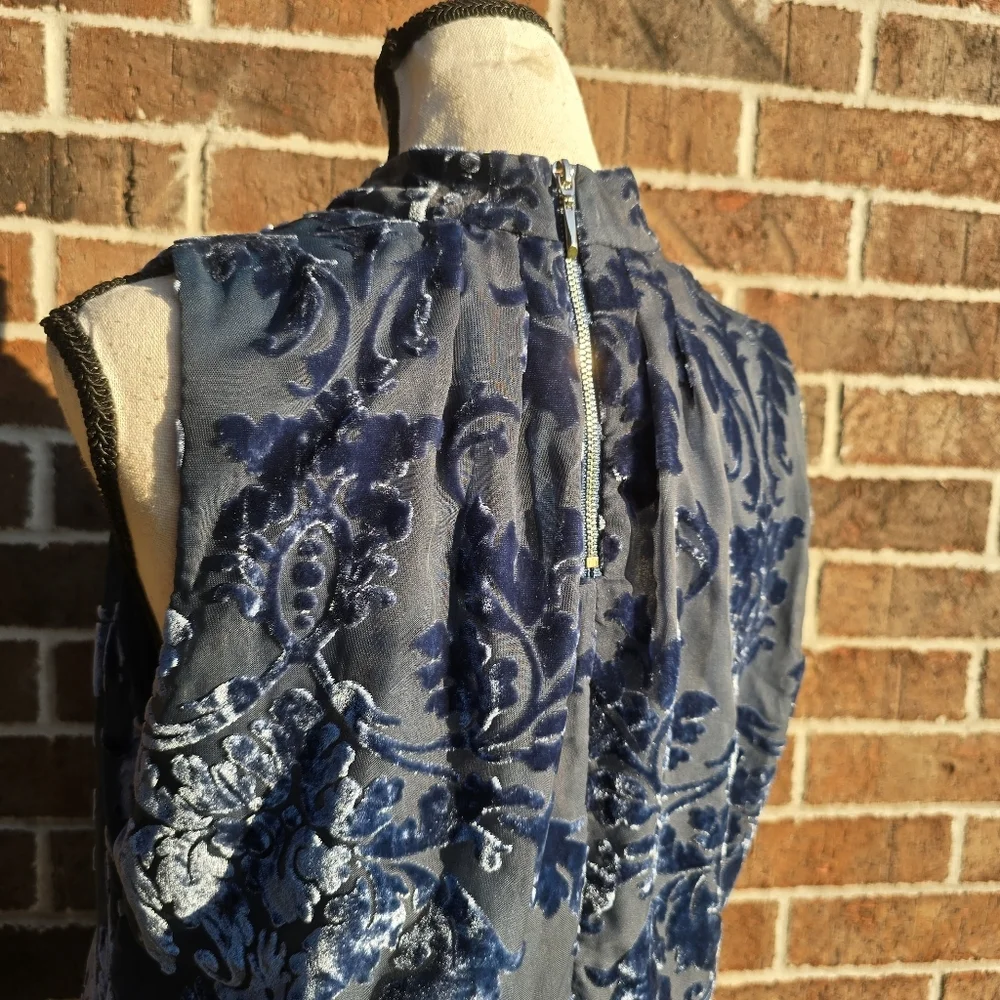 White House Black Market Blue Patterned Blouse - Picture 5 of 12